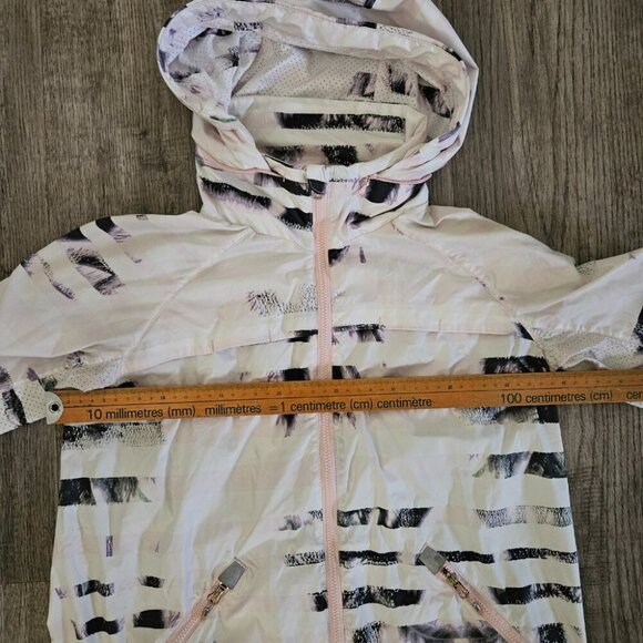 Lululemon Windbreaker Hooded Jacket Abstract White Black Print – Women’s - Picture 2 of 7